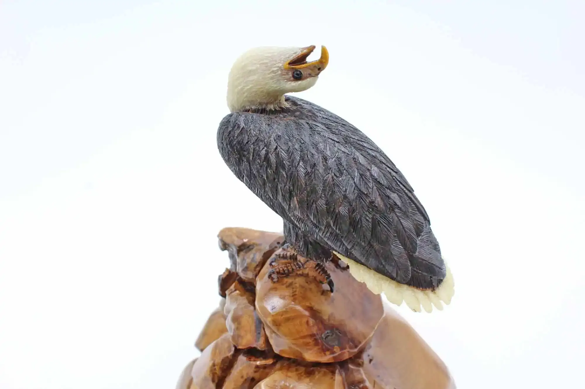 Bald Eagle woodcarving sculpture